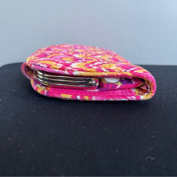 Disney Vera Bradley Bouncing Bouquet Snap‑n‑Kiss Wallet – NWOT - Picture 9 of 11